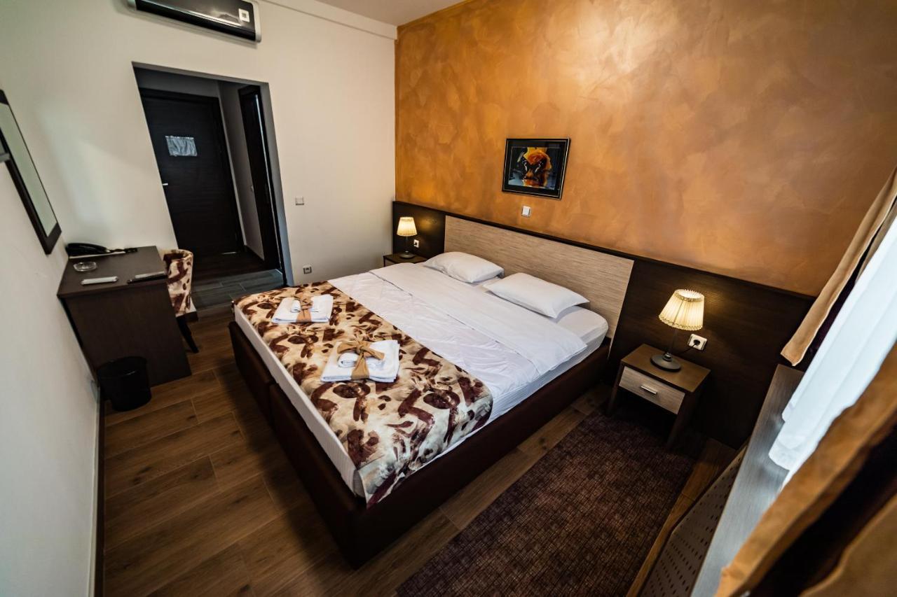 Hotel Albo Bor Ngoại thất bức ảnh